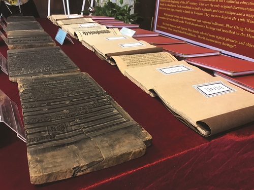 Mộc bản trường học Phúc Giang là một khối mộc bản duy nhất, cổ nhất về giáo dục của một dòng họ còn lưu giữ được ở Việt Nam